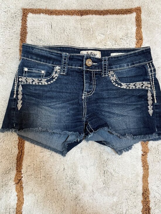 daytrip Pants - daytrip Virgo Jean Shorts